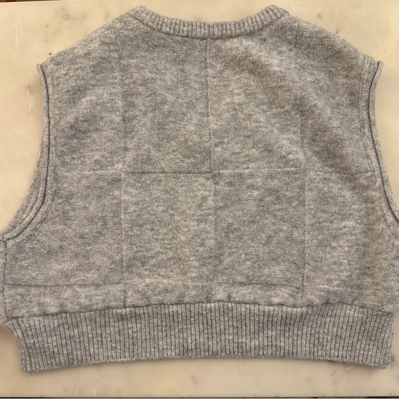 LAST CALL Dunst Unisex Divide Gray Knit Vest - Picture 6 of 6